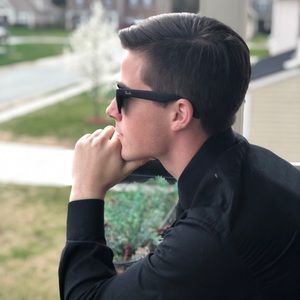 Meet your Posher, Marshall